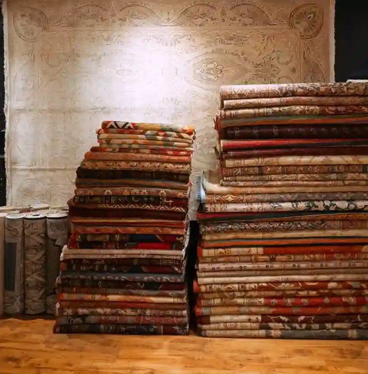 How to Make a Room Look Luxurious with a Rug (Style Guide)