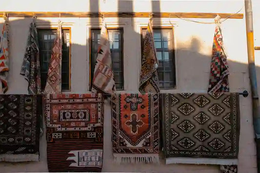 How to Identify and Choose an Heirloom Rug (Online Guide)