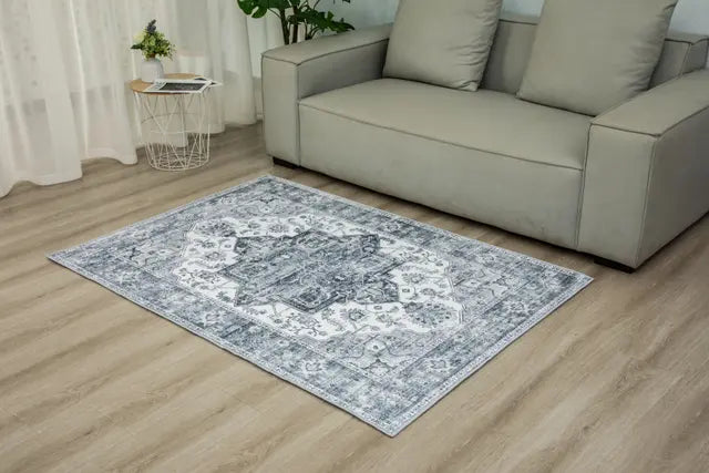 Maia Shiraz Motif