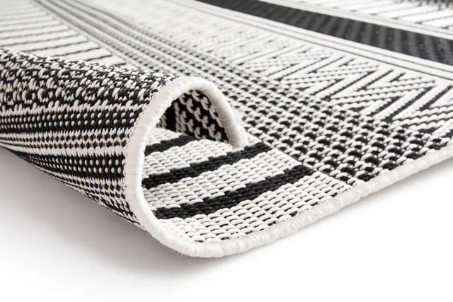 Patio Grace Aztec White & Black