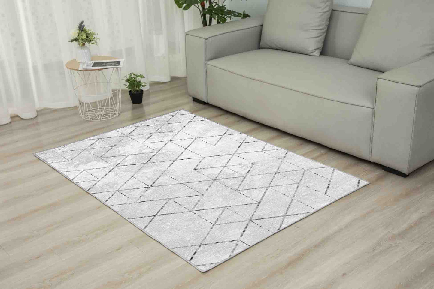 Oasis Modern Triangular Pattern