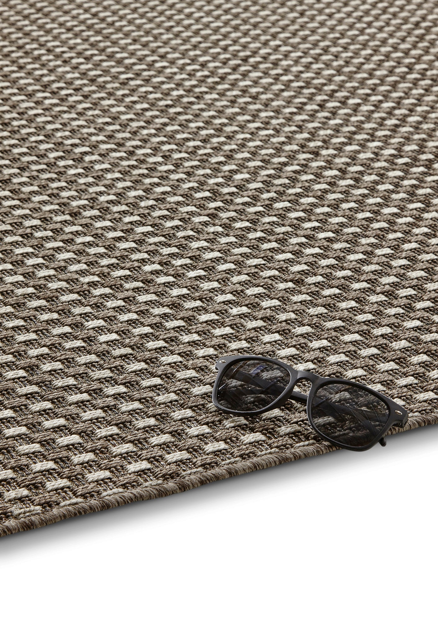 Patio Grace Basket Weave