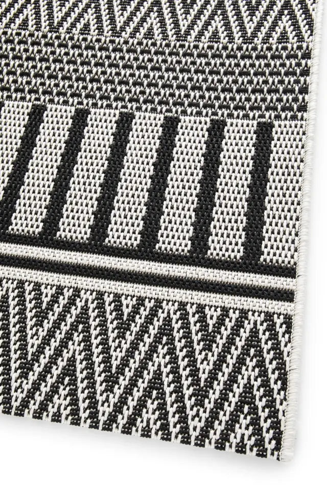 Patio Grace Aztec White & Black
