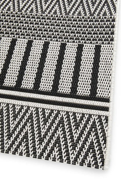 Patio Grace Aztec White & Black