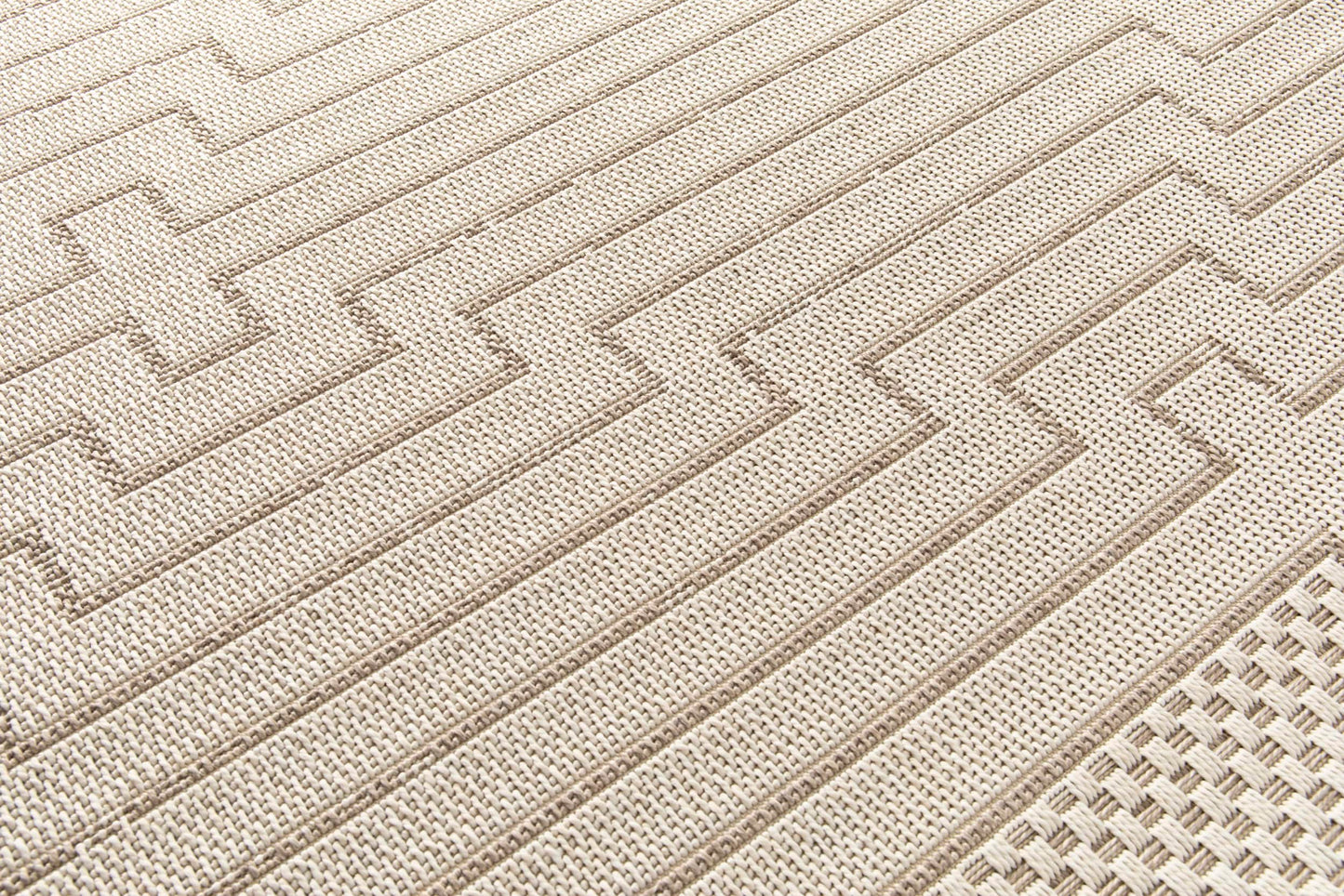 Patio Grace Triangular Design