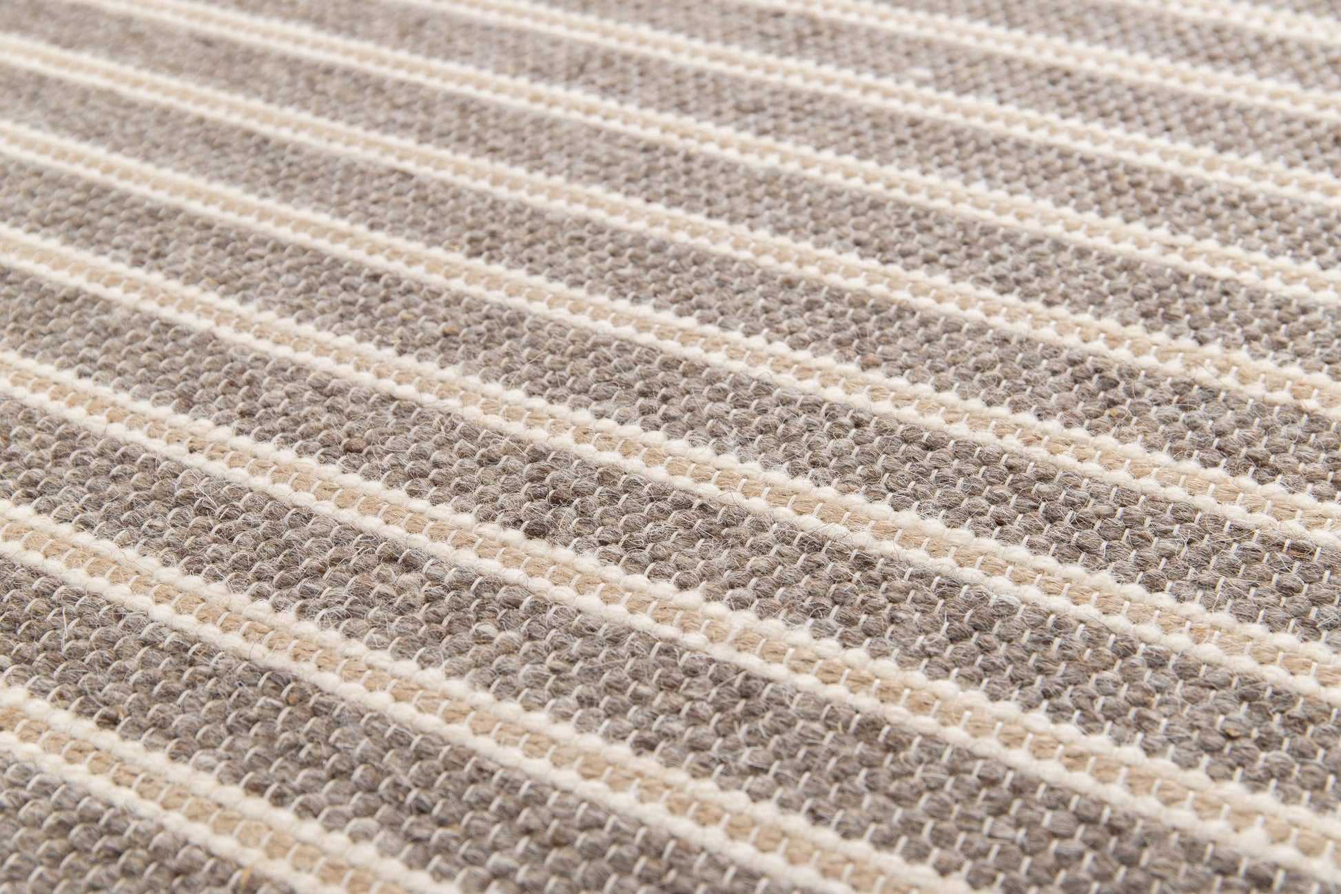 Lana Fine Stripe Taupe - ZM
